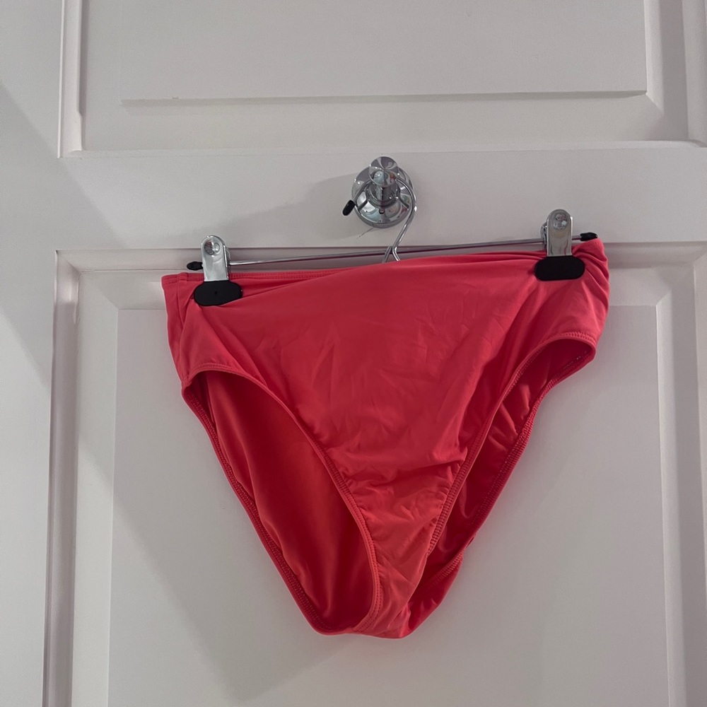 Sunset high-rise, bikini, bottom